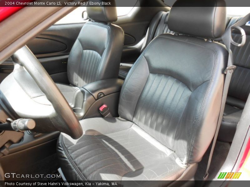 Victory Red / Ebony Black 2004 Chevrolet Monte Carlo LS