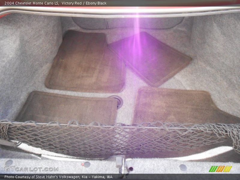 Victory Red / Ebony Black 2004 Chevrolet Monte Carlo LS