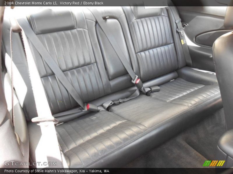 Victory Red / Ebony Black 2004 Chevrolet Monte Carlo LS