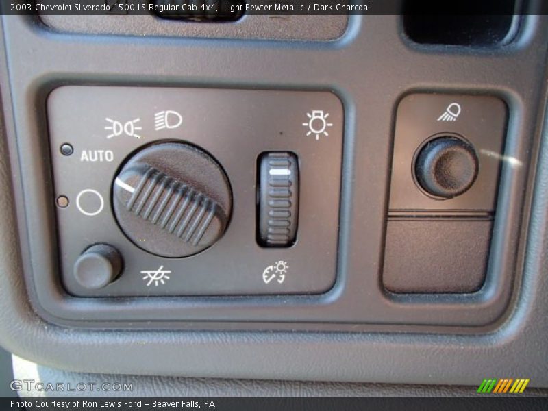 Light Pewter Metallic / Dark Charcoal 2003 Chevrolet Silverado 1500 LS Regular Cab 4x4