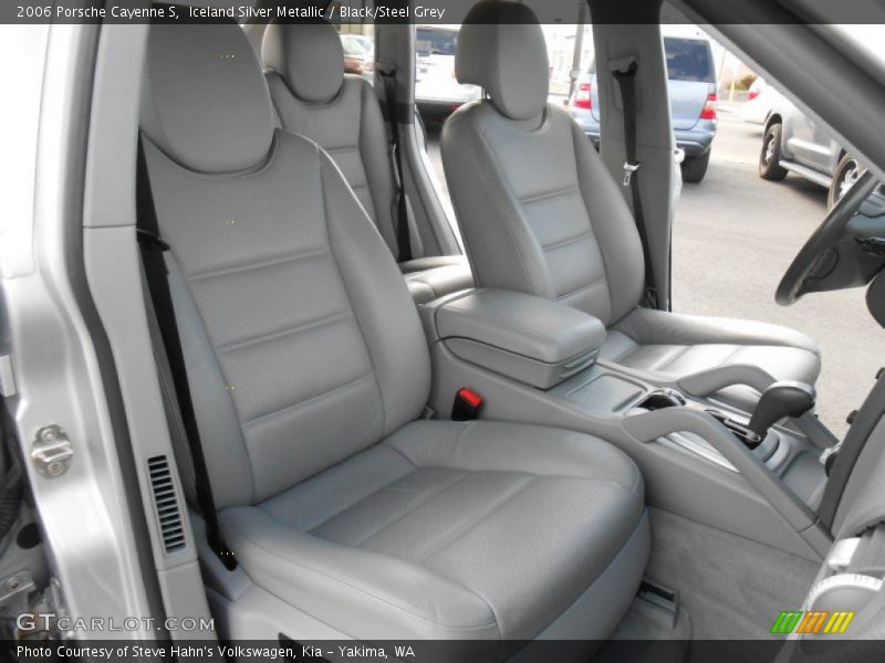 Front Seat of 2006 Cayenne S