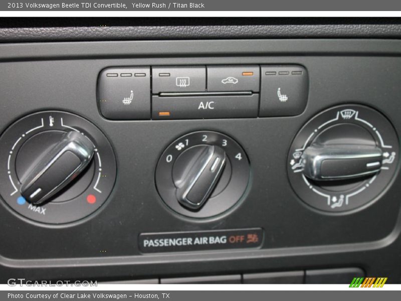 Controls of 2013 Beetle TDI Convertible