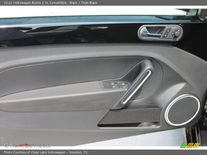Black / Titan Black 2013 Volkswagen Beetle 2.5L Convertible