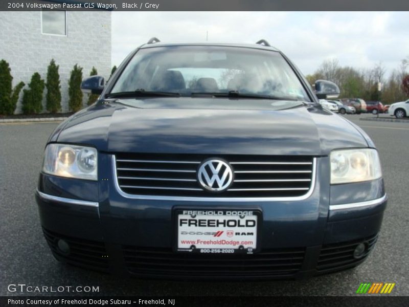 Black / Grey 2004 Volkswagen Passat GLS Wagon