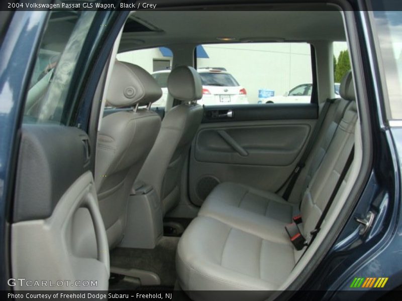 Black / Grey 2004 Volkswagen Passat GLS Wagon
