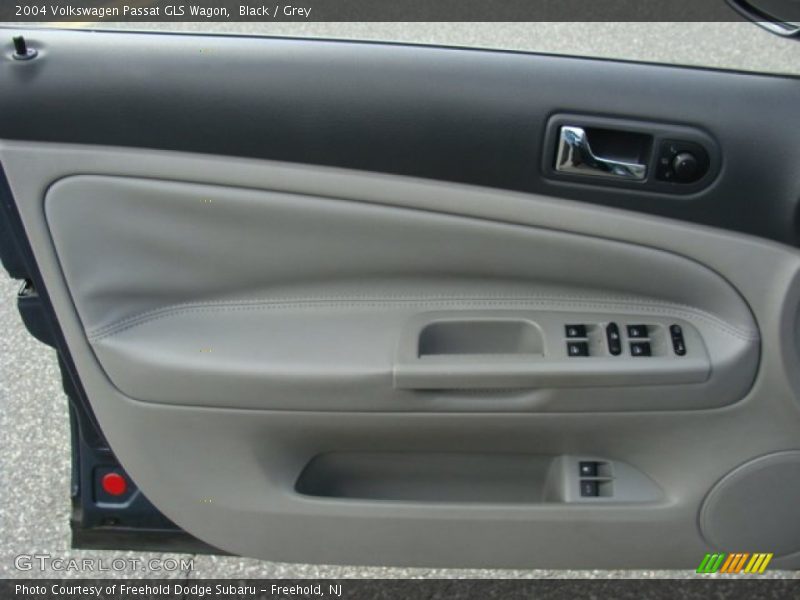 Black / Grey 2004 Volkswagen Passat GLS Wagon