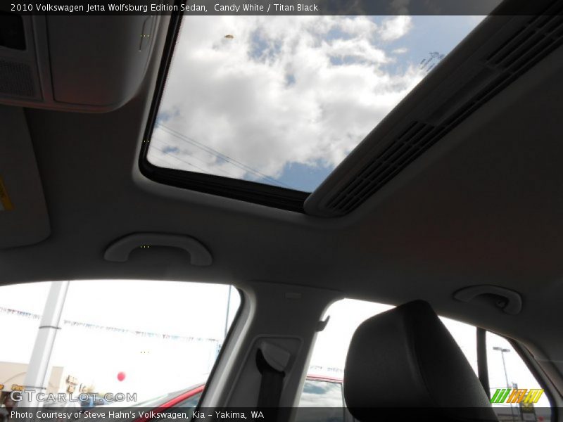 Candy White / Titan Black 2010 Volkswagen Jetta Wolfsburg Edition Sedan