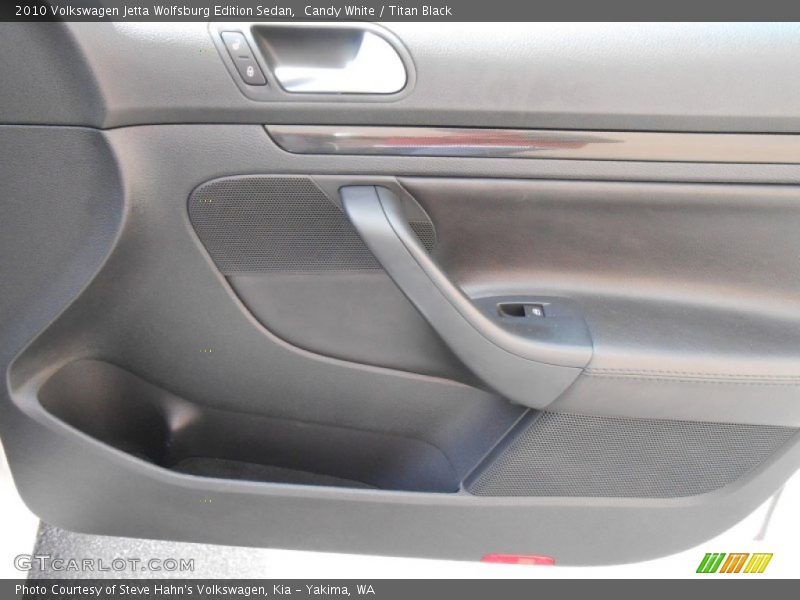 Candy White / Titan Black 2010 Volkswagen Jetta Wolfsburg Edition Sedan