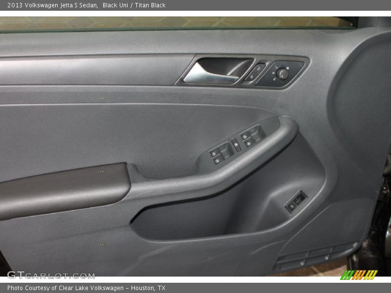 Black Uni / Titan Black 2013 Volkswagen Jetta S Sedan