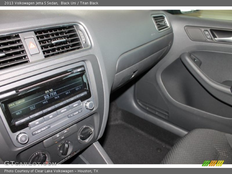 Black Uni / Titan Black 2013 Volkswagen Jetta S Sedan