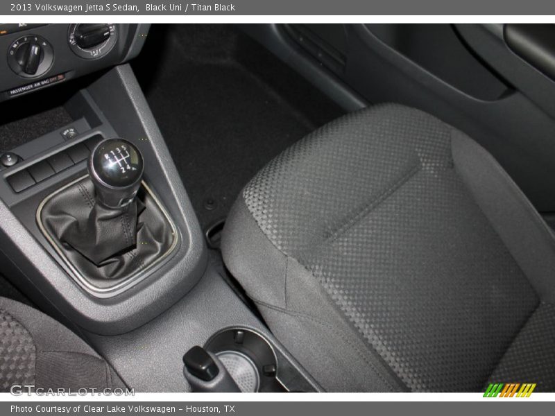 Black Uni / Titan Black 2013 Volkswagen Jetta S Sedan