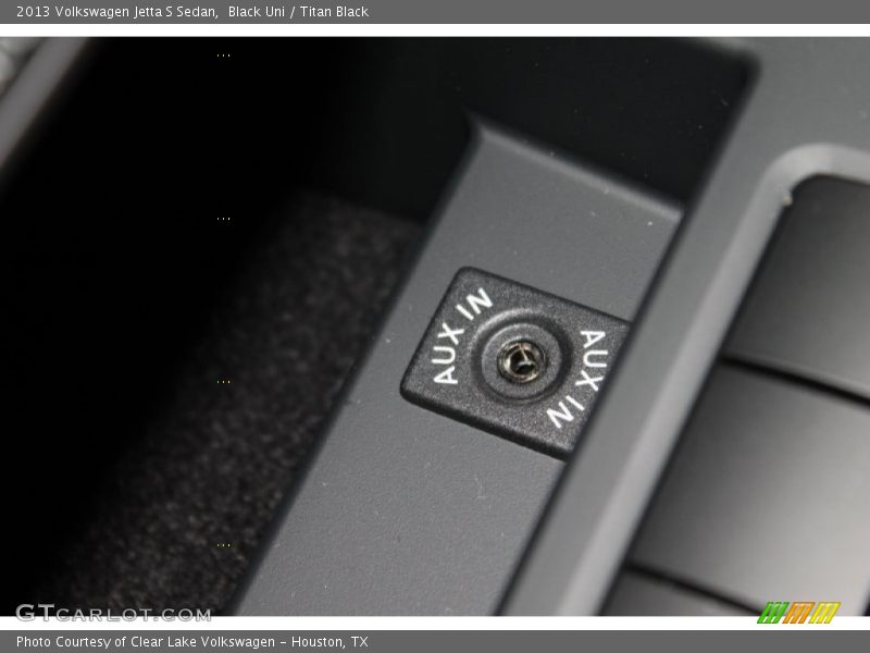 Black Uni / Titan Black 2013 Volkswagen Jetta S Sedan