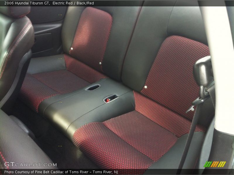 Rear Seat of 2006 Tiburon GT