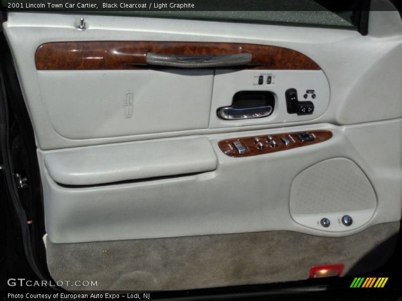 Black Clearcoat / Light Graphite 2001 Lincoln Town Car Cartier