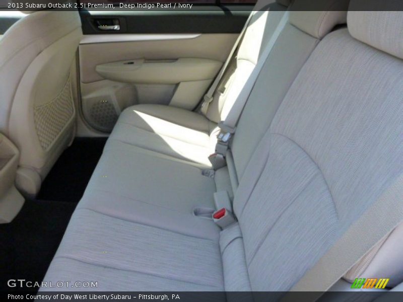 Deep Indigo Pearl / Ivory 2013 Subaru Outback 2.5i Premium