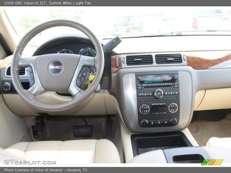 Dashboard of 2008 Yukon XL SLT