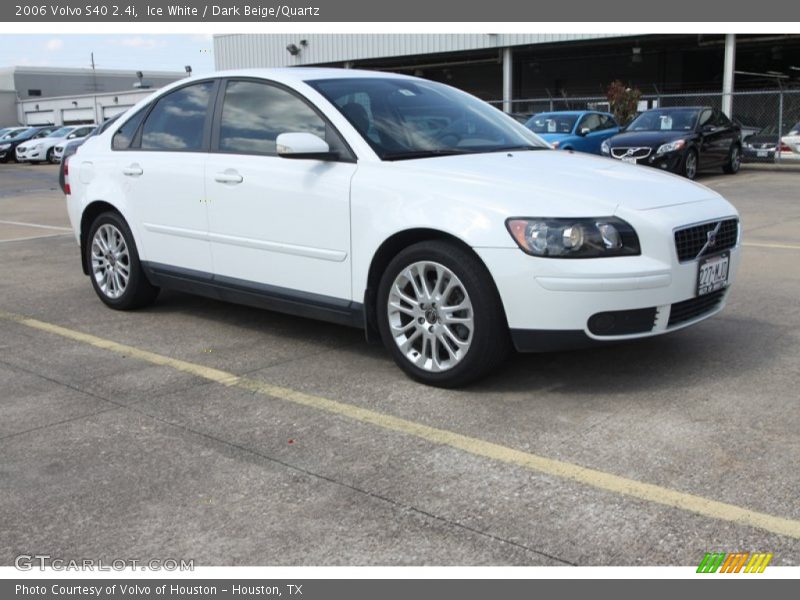 Ice White / Dark Beige/Quartz 2006 Volvo S40 2.4i