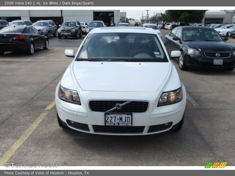 Ice White / Dark Beige/Quartz 2006 Volvo S40 2.4i