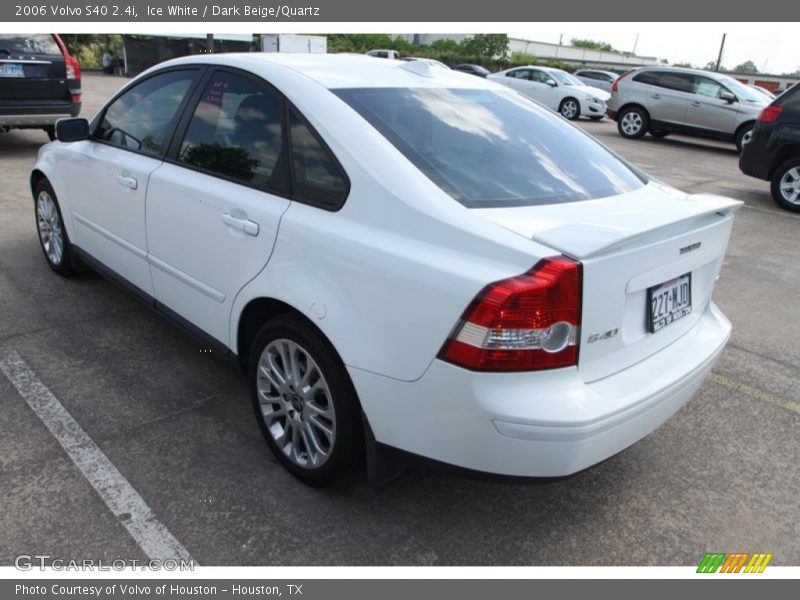 Ice White / Dark Beige/Quartz 2006 Volvo S40 2.4i