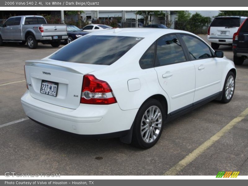 Ice White / Dark Beige/Quartz 2006 Volvo S40 2.4i