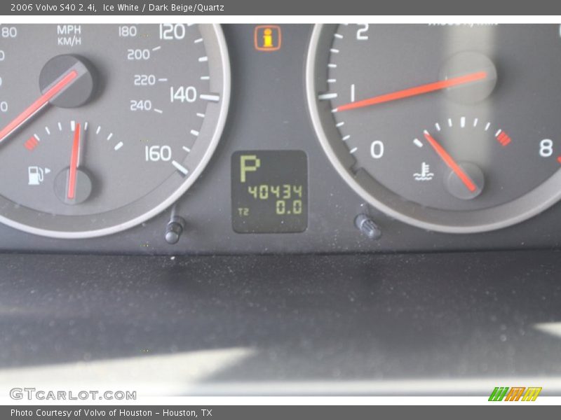 Ice White / Dark Beige/Quartz 2006 Volvo S40 2.4i