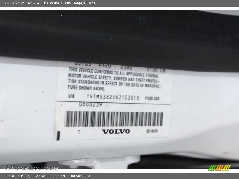 Ice White / Dark Beige/Quartz 2006 Volvo S40 2.4i