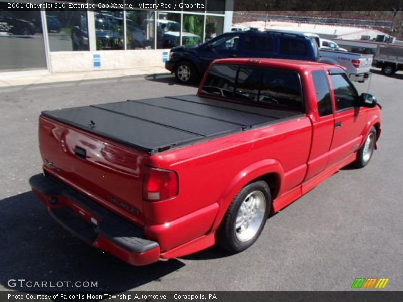 Victory Red / Graphite 2001 Chevrolet S10 Extended Cab Xtreme