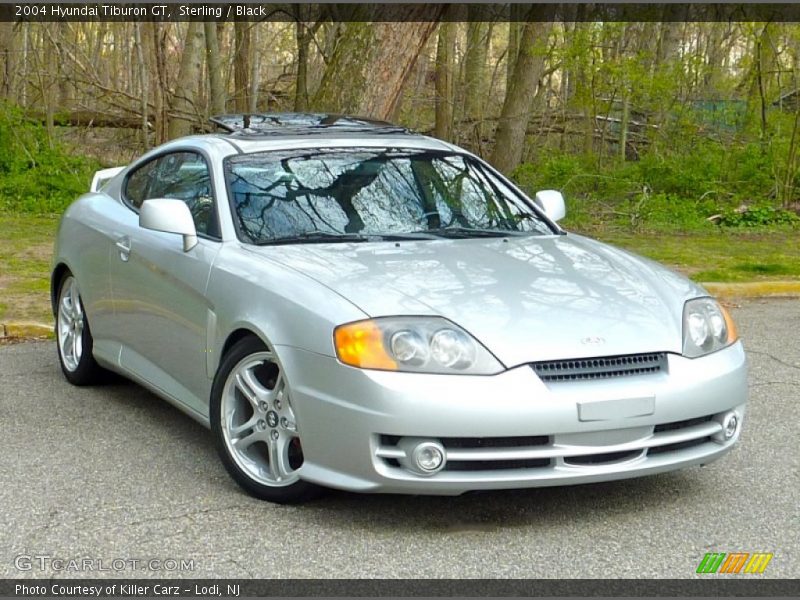 Front 3/4 View of 2004 Tiburon GT