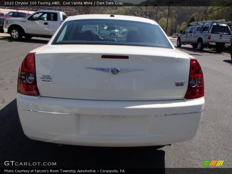 Cool Vanilla White / Dark Slate Gray 2010 Chrysler 300 Touring AWD