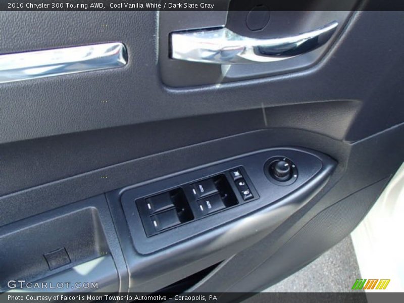 Cool Vanilla White / Dark Slate Gray 2010 Chrysler 300 Touring AWD