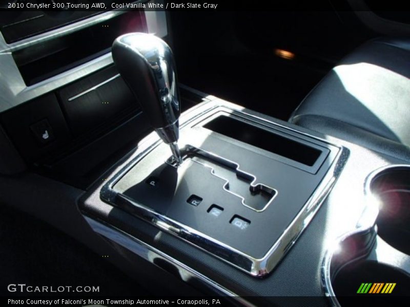Cool Vanilla White / Dark Slate Gray 2010 Chrysler 300 Touring AWD