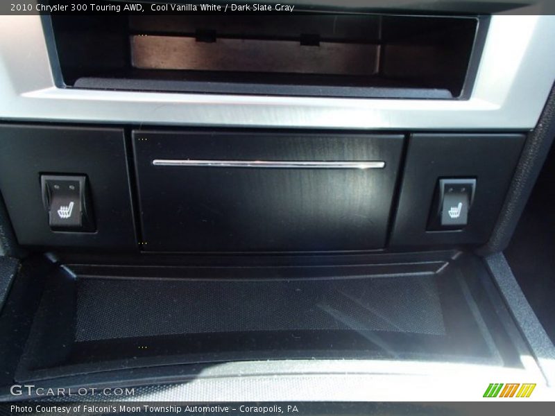 Cool Vanilla White / Dark Slate Gray 2010 Chrysler 300 Touring AWD
