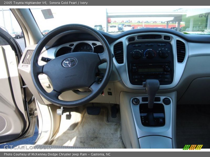 Sonora Gold Pearl / Ivory 2005 Toyota Highlander V6