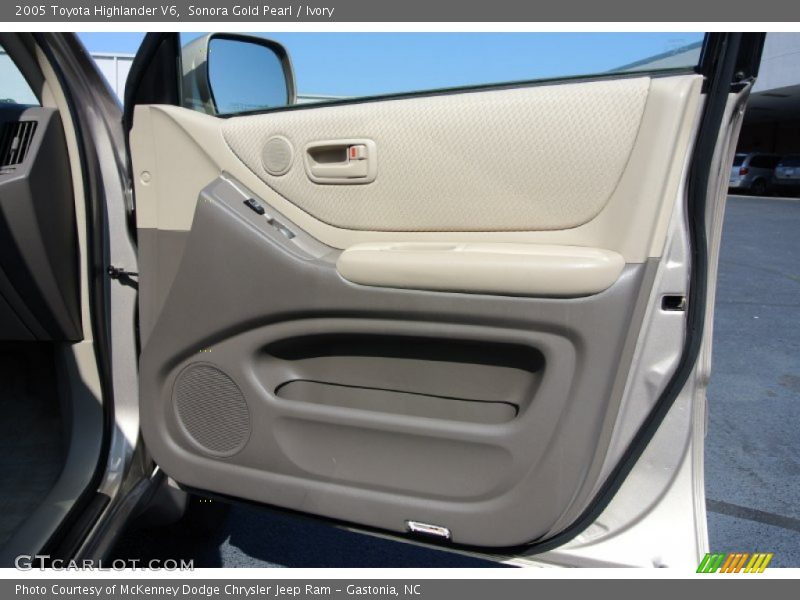 Sonora Gold Pearl / Ivory 2005 Toyota Highlander V6