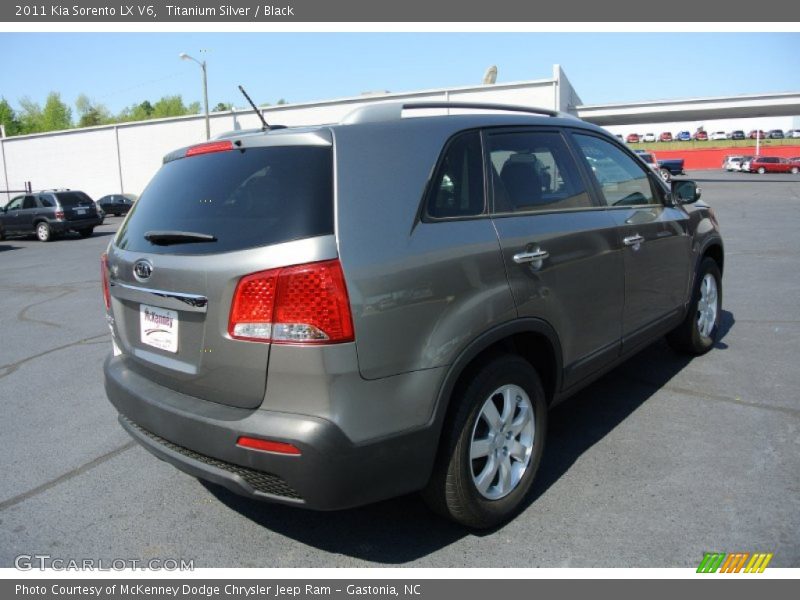 Titanium Silver / Black 2011 Kia Sorento LX V6
