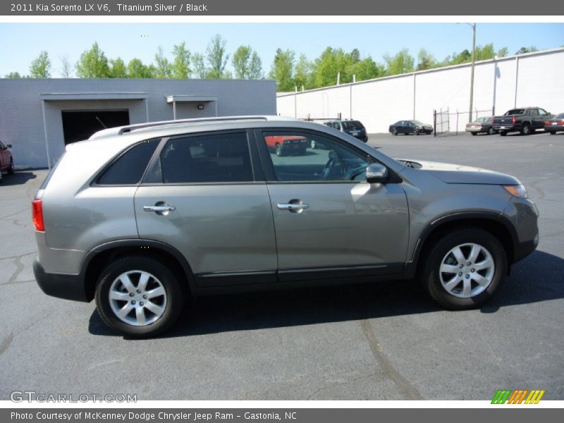 Titanium Silver / Black 2011 Kia Sorento LX V6