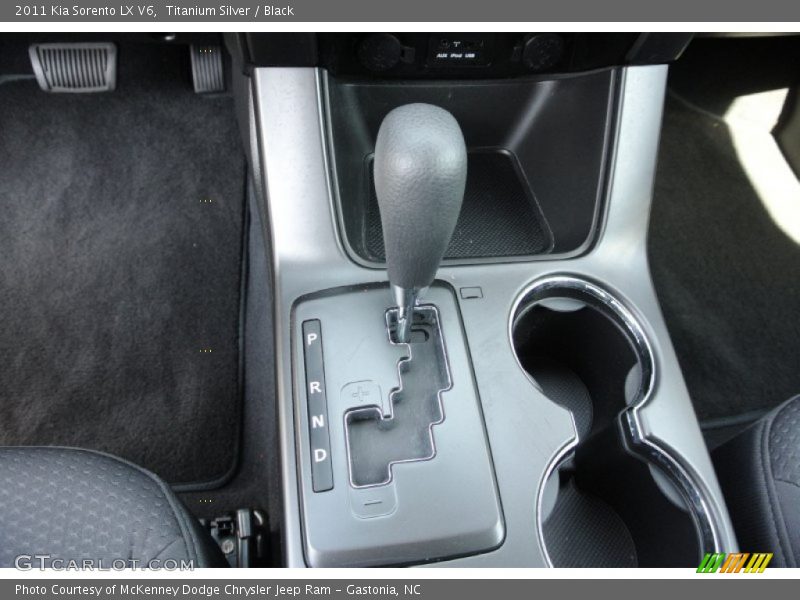 Titanium Silver / Black 2011 Kia Sorento LX V6