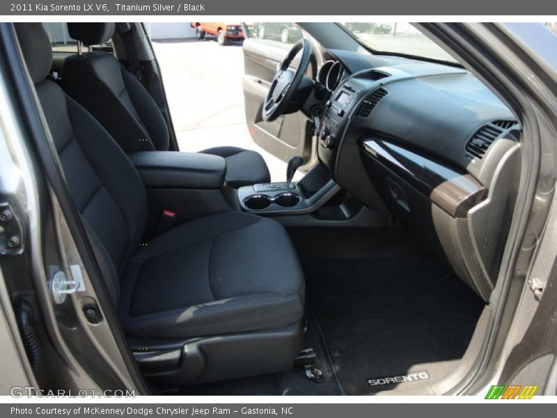Titanium Silver / Black 2011 Kia Sorento LX V6