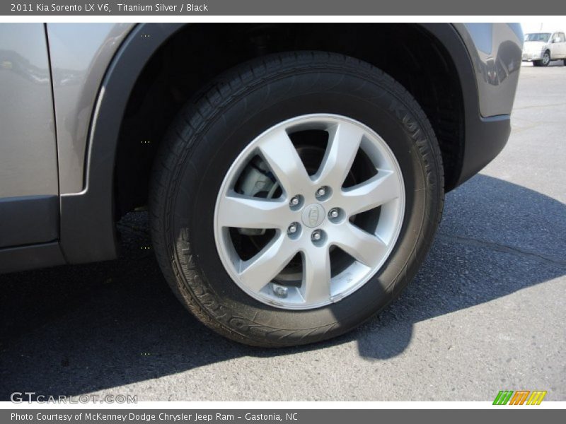 Titanium Silver / Black 2011 Kia Sorento LX V6