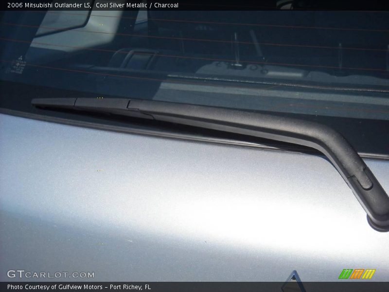 Cool Silver Metallic / Charcoal 2006 Mitsubishi Outlander LS