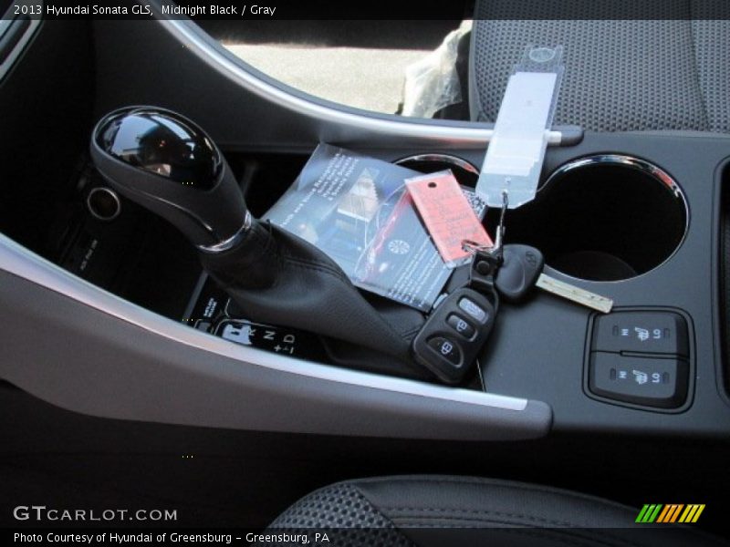 Midnight Black / Gray 2013 Hyundai Sonata GLS