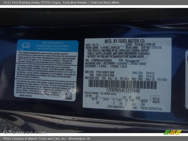 Kona Blue Metallic / Charcoal Black/White 2012 Ford Mustang Shelby GT500 Coupe