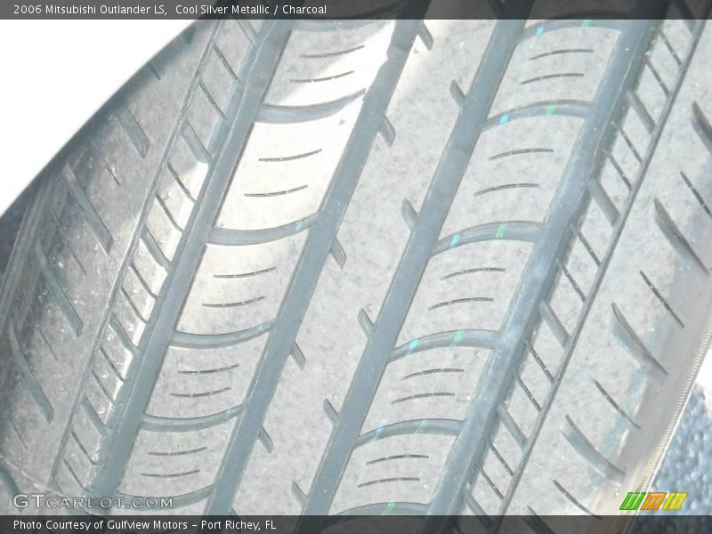 Cool Silver Metallic / Charcoal 2006 Mitsubishi Outlander LS