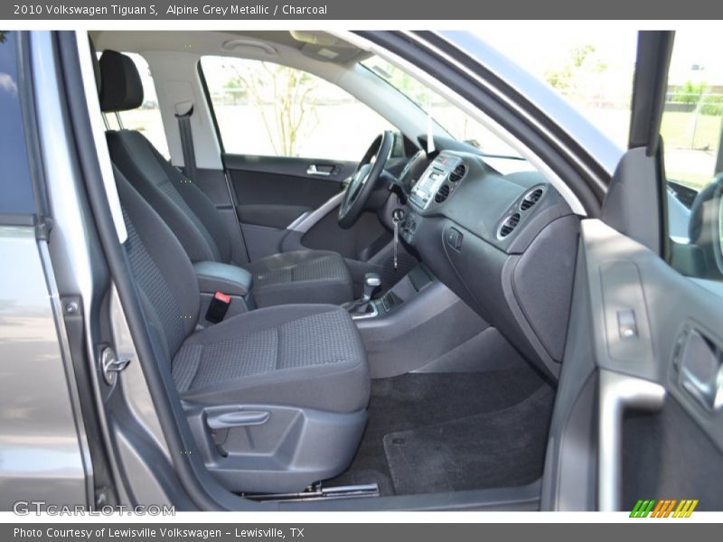 Alpine Grey Metallic / Charcoal 2010 Volkswagen Tiguan S