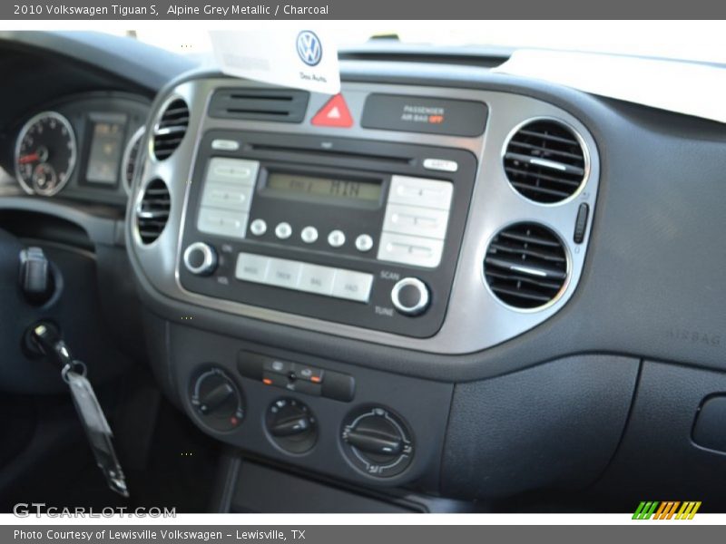 Alpine Grey Metallic / Charcoal 2010 Volkswagen Tiguan S