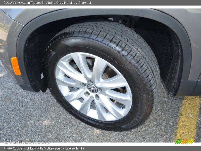 Alpine Grey Metallic / Charcoal 2010 Volkswagen Tiguan S