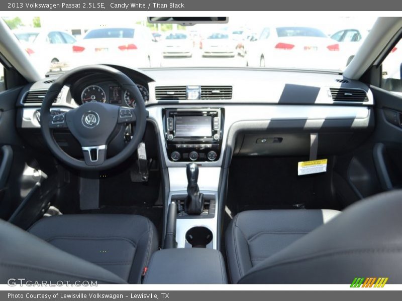 Candy White / Titan Black 2013 Volkswagen Passat 2.5L SE