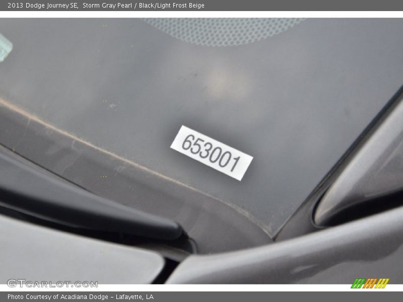 Storm Gray Pearl / Black/Light Frost Beige 2013 Dodge Journey SE