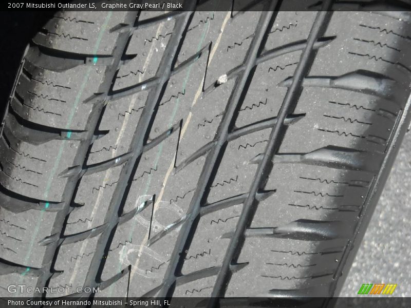 Graphite Gray Pearl / Black 2007 Mitsubishi Outlander LS