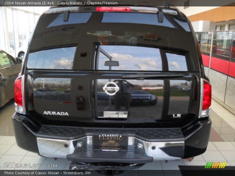 Galaxy Metallic / Graphite/Titanium 2004 Nissan Armada LE 4x4